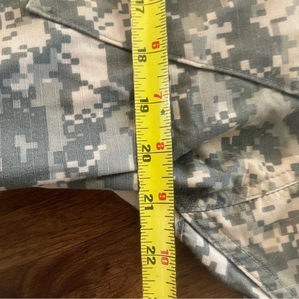 US Army Vintage Digi Camo Combat Jacket small short
